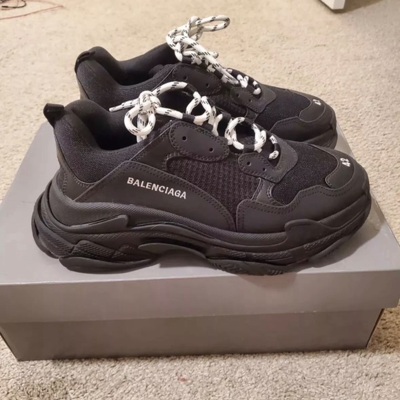 BALENCIAGA triple s - Picture 9 of 9